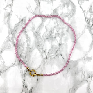 Roze kralenketting