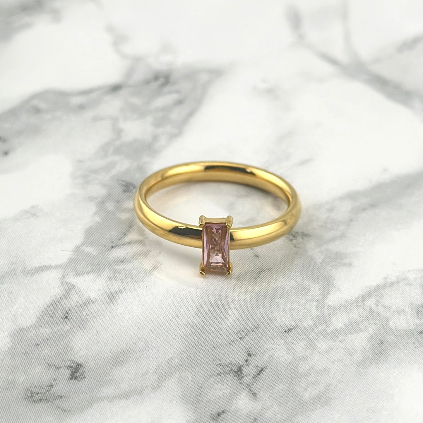 Ring van roze mineralen