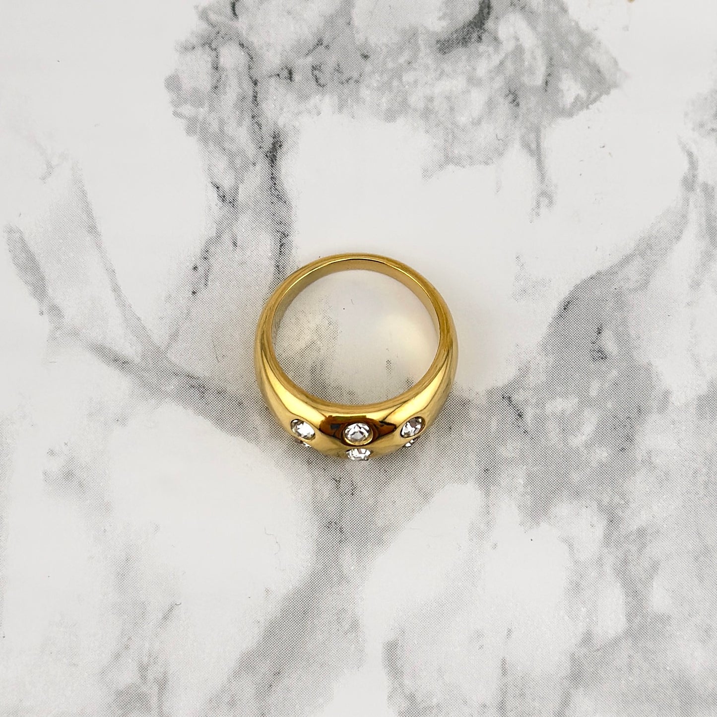 Ronde stone ring